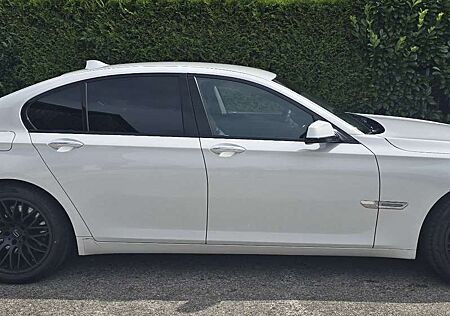 BMW 750i 750