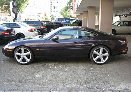 Jaguar XKR Coupe / Deutsche Ausführung