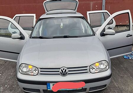 VW Golf Volkswagen Moda