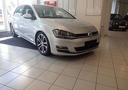 VW Golf Volkswagen ALLSTAR 1,2 TSI XENON NAVI BLIND-SPOT DAB+ Klima