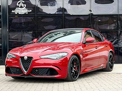 Alfa Romeo Giulia Quadrifoglio /19''Alu/Alcantara/Navi