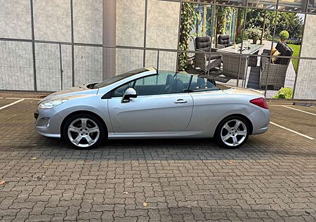 Peugeot 308 CC 1,6 THP Automatik Platinum Leder Navi