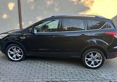 Ford Kuga 1.6 EcoBoost 4x4 Aut. Titanium