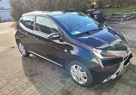Toyota Aygo x-play touch