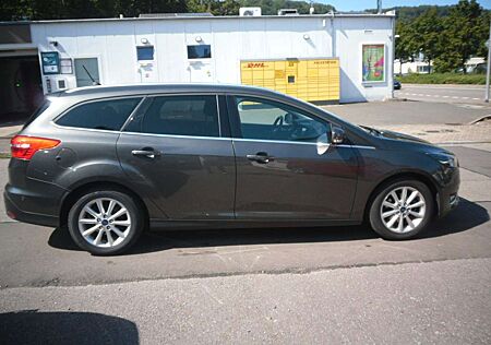 Ford Focus Turnier 125 PS Navi 87000KM Top Zustand