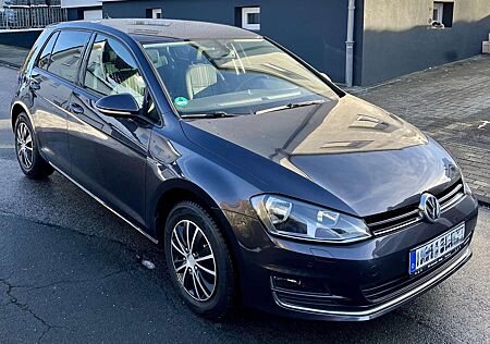 VW Golf Volkswagen VII 5-Türer 1.2 TSI Lounge-Edition