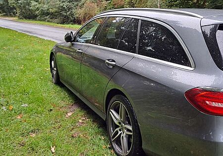 Mercedes-Benz E 200 T 9G-TRONIC AMG Line