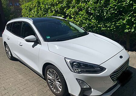 Ford Focus Turnier 1.5 EcoBoost TITANIUM