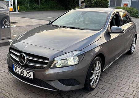 Mercedes-Benz A 180 A-Klasse Diesel CDI 7G-DCT Style