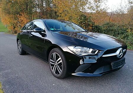 Mercedes-Benz CLA 180 Shooting B. DAB,Navi,ABA,ASA,APA,1.Hand