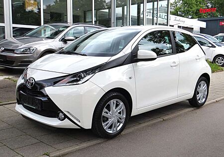 Toyota Others Aygo x-play touch*Kamera*Tempomat*Bluetooth*Alu*