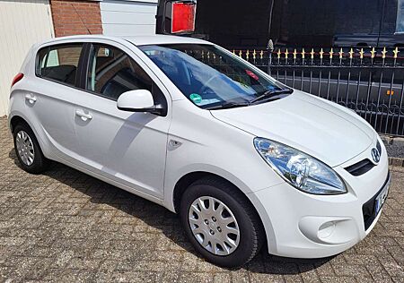 Hyundai i20 Classic mit neuer HU bis 07/27