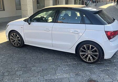 Audi A1 1.4 TFSI Sportback S tronic line edition m. Sportp