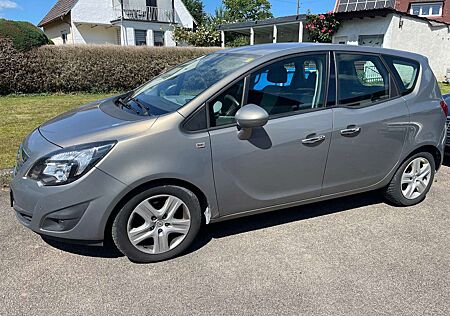Opel Meriva / 1.7 CDTI Automatik Innovation / 2.Hand