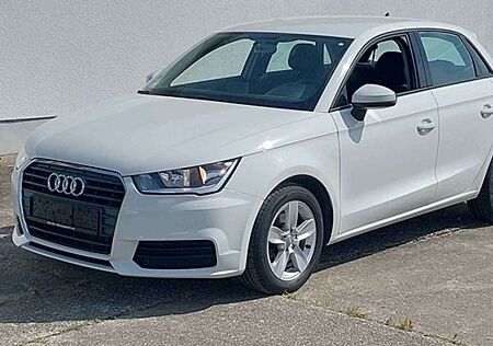 Audi A1 Sportback 5 Türen Klima Checkheft vollständig