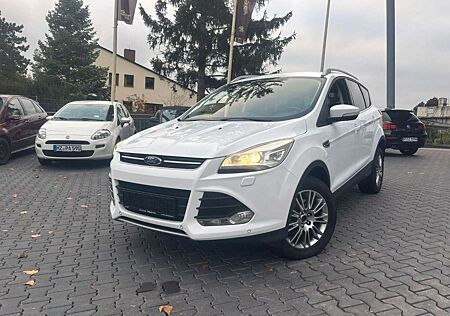 Ford Kuga Titanium Navi. Xenon. RFK. Allrad. 1 Hand.