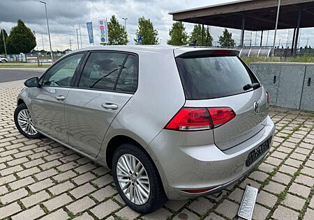 VW Golf Volkswagen VII Lim. Cup BMT Automatik Navi Pdc Klima