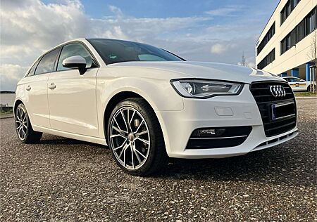 Audi A3 Sportback Diesel 2.0 TDI Sportback S line Sport
