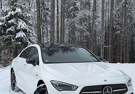 Mercedes-Benz CLA 250 e 8G-DCT AMG Line