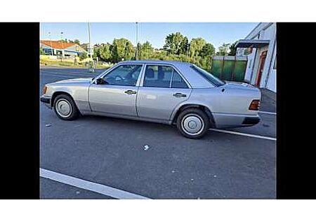 Mercedes-Benz E 200 D