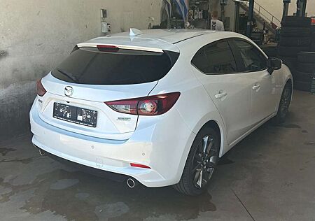 Mazda 3 Signature