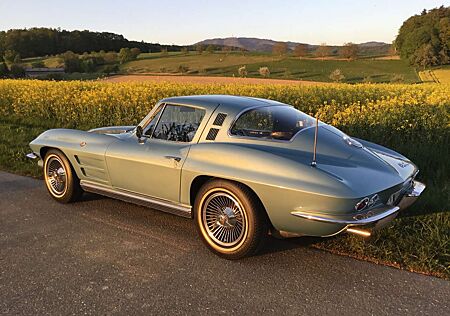 Chevrolet Corvette Frame off, numbers match , 4-speed