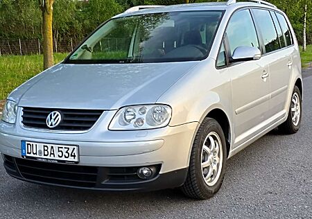VW Touran Volkswagen 1.4 TSI Highline