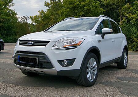 Ford Kuga 2.0 TDCi 2x4 Titanium