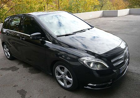 Mercedes-Benz B 180 (BlueEFFICIENCY)