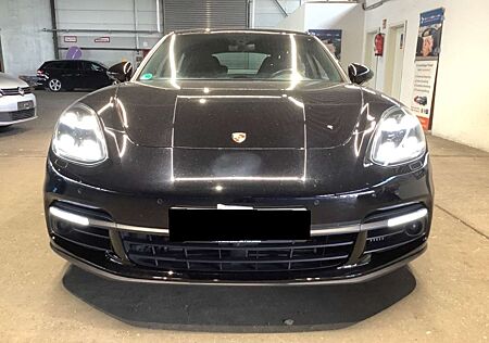 Porsche Panamera +4S