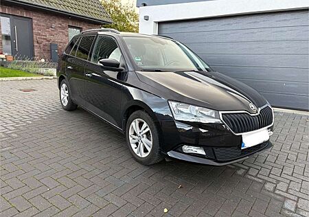 Skoda Fabia Ambition Kombi 110PS 50k km schwarz