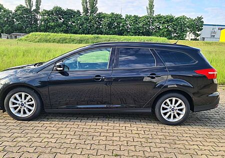 Ford Focus Turnier 1.0 EcoBoost Start-Stopp-System Titanium