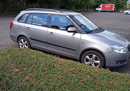 Skoda Fabia 1.4 16V Combi Elegance - FESTPREIS