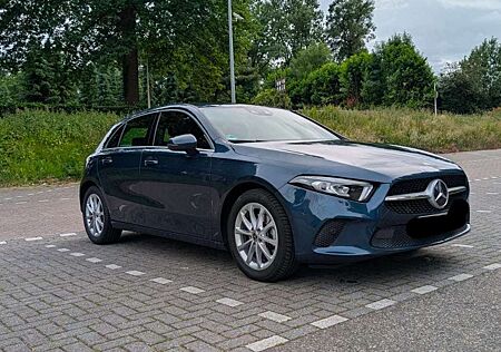 Mercedes-Benz A 180 d Blue Efficiency