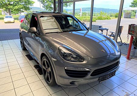 Porsche Cayenne S 4.2 Diesel / Sport-Design / Chrono / Bose / Pano