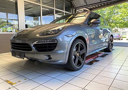 Porsche Cayenne S 4.2 Diesel / Sport-Design / Chrono / Bose / Pano