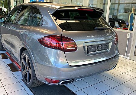 Porsche Cayenne S 4.2 Diesel / Sport-Design / Chrono / Bose / Pano
