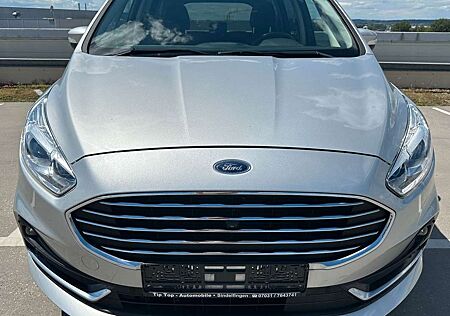 Ford Galaxy Titanium*7-SITZ*AHK*PANO*NAVI*LED*KAMERA*
