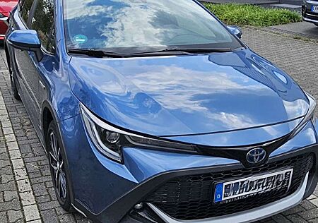 Toyota Corolla +2.0+Hybrid+Touring+Sports+Trek