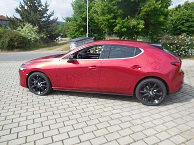 Mazda 3 2.5 e-SKYACTIV G 140PS NAGISA BOSE-Sound, LED-Sche