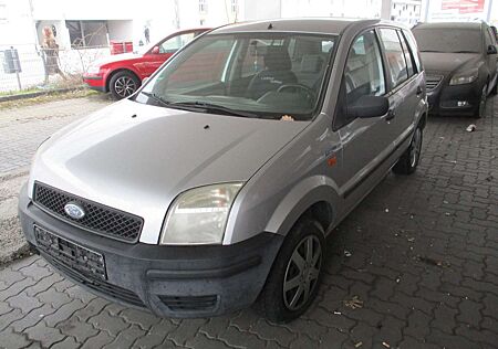 Ford Fusion Ambiente Klima 8-fach bereift