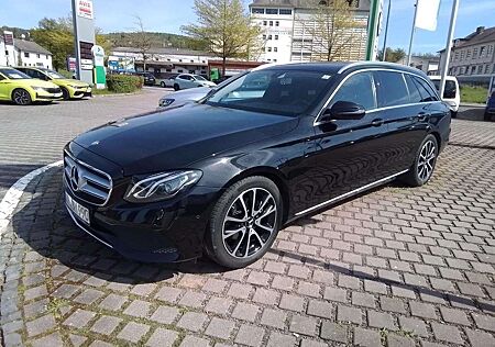 Mercedes-Benz E 200 T-Modell /AUTOM/SDH/Navi/Sitzh/80TII HAND