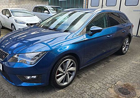 Seat Leon FR 1.8l LED KAM ACC SHZ AHK FULL-LINK 2HD GEPFLEGT