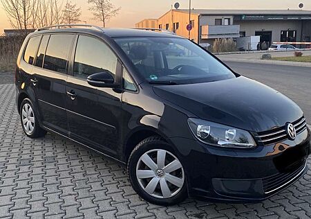 VW Touran Volkswagen 1.6 TDI DPF BlueMotion Technology Comfortline