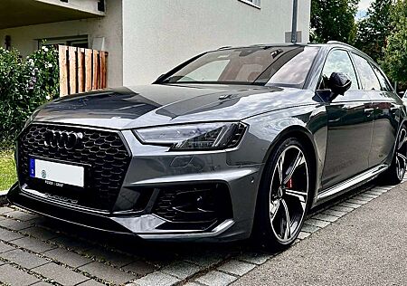 Audi RS4 QUATTRO/B&O/360°/ACC/KEYLESS/MATRIX