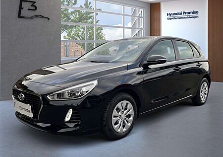 Hyundai i30 1.4 Benzin 6-M/T Select Berganfahrassistent