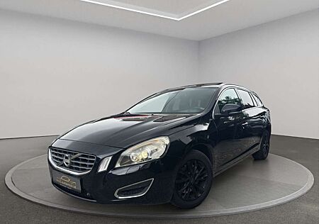 Volvo V60 Kombi Summum*Automatik*R-Kamera*