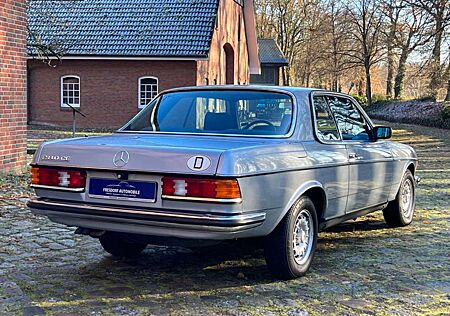Mercedes-Benz 280 CE 123er Coupe in traumhaftem Zustand