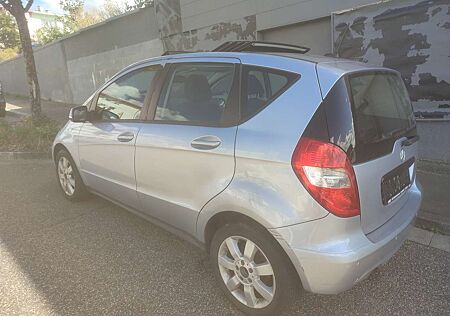 Mercedes-Benz A 180 Classe BlueEFFICIENCY Elégance Contact