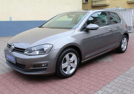 VW Golf Volkswagen VII Lim. Comfortline (Klimaa./ParkPilot)